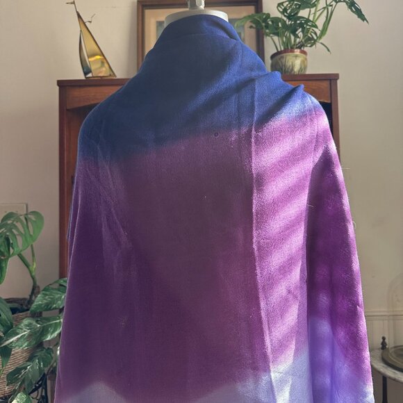 Blue & Purple Gradient Infinity Scarf Cowl Neck 100% Acrylic Lightweight & Soft - Picture 2 of 4